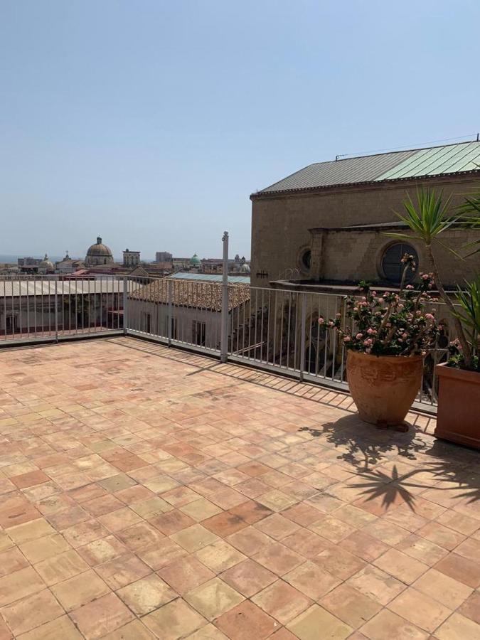 La Casa Nel Cuore Della Citta Appartement Napels Buitenkant foto