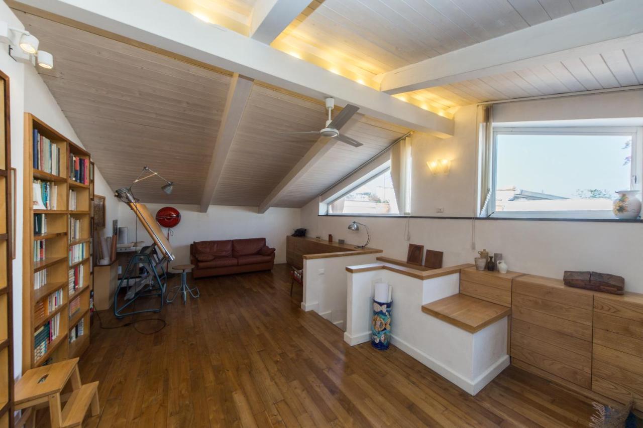 La Casa Nel Cuore Della Citta Appartement Napels Buitenkant foto